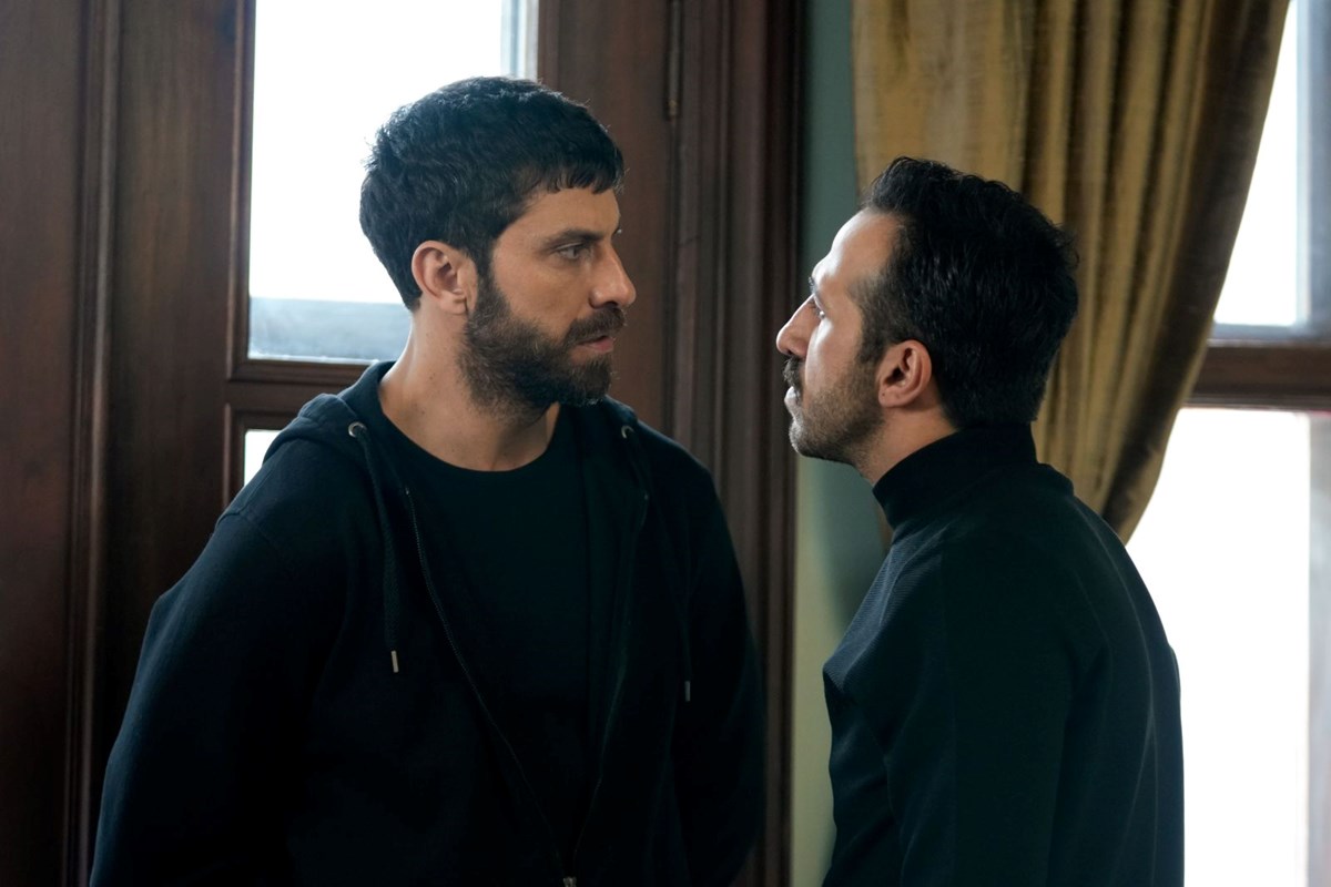 Yalı Çapkını baskında kim öldü? "Ferit ile Seyran'ı kimse ayıramaz" - görsel 11
