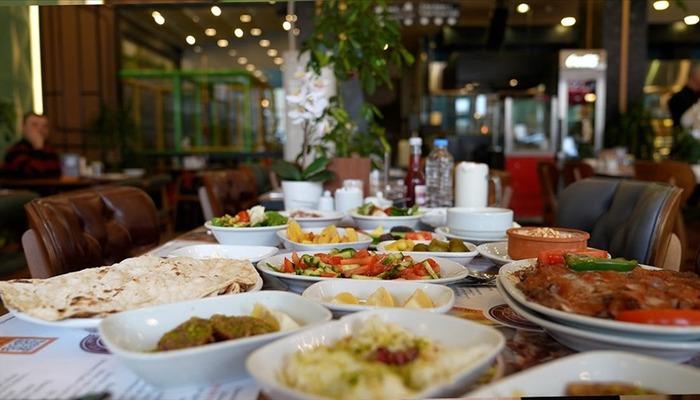 Uzmandan önemli uyarı!  “Reflü hastalığı olanların sahurda ve iftarda aşırı yemekten kaçınması gerekiyor.”