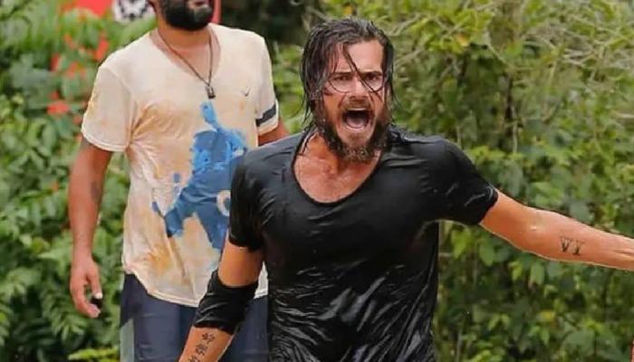 Adaya veda eden Hakan Hatipoğlu ailesine kavuştu!  Gözyaşlarına hakim olamadı