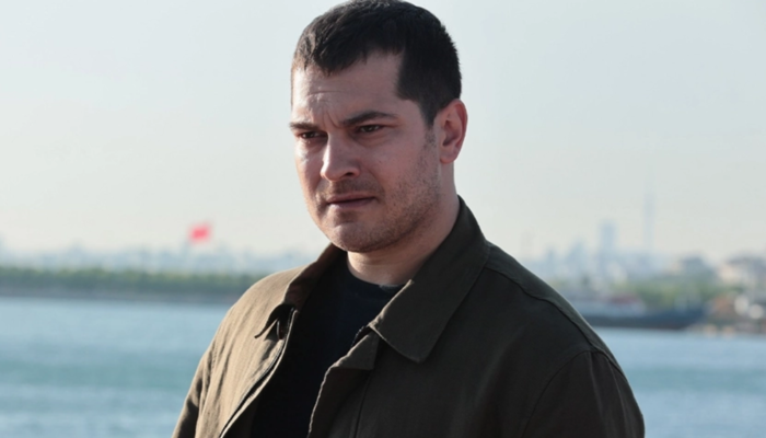 Çağatay Ulusoy'dan kayıt sözleşmesi! Bölüm başına fiyat şaşırtıcıydı: "Harika bir fırsat"