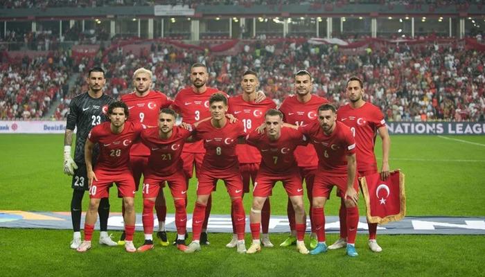 Barış Alper Yılmaz ve Kaan Ayhan milli futbol takımının kısa listesinden çıkarıldı.
