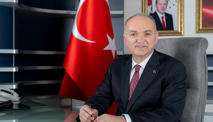 Düzce Belediye Başkanı Dr. Faruk Özlü'nün Yeni Yıl Mesajı: İklimimiz sevgi ve barış olsun