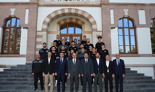 Başkan Altay: Konya Büyükşehir Belediyespor Basketbol Takımı Bundan sonra da yanınızda olmaya devam edeceğiz - SPORT