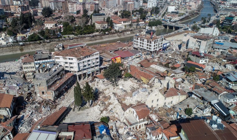 Deprem bölgesindeki aile hekimleri, demografik düşüş nedeniyle maaş kesintilerini eleştiriyor: Aile sağlığı merkezleri "enkaz altında"
