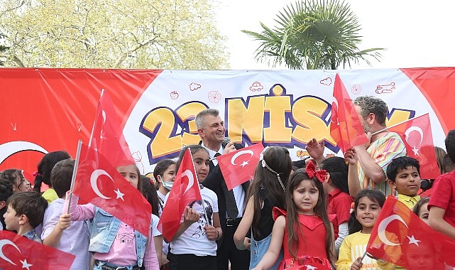 Gölcük Belediye Başkanı Ali Yıldırım Sezer, 23 Nisan Ulusal Egemenlik ve Çocuk Bayramı dolayısıyla bir mesaj yayınladı - GÜNDEM