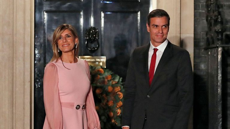 İspanya: Eşi yolsuzlukla suçlanan Başbakan Sanchez kamu görevini askıya aldı