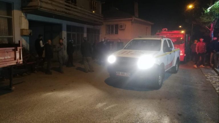 Balıkesir'de evde çıkan yangında 90 yaşındaki adam hayatını kaybetti