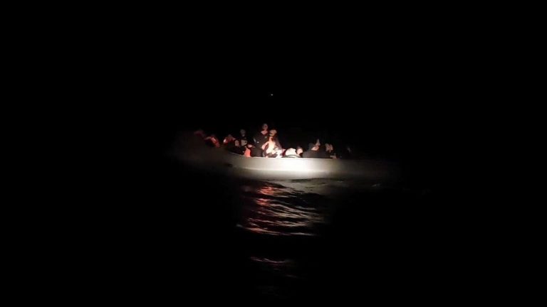 Ayvalık açıklarında 34 kaçak göçmen yakalandı