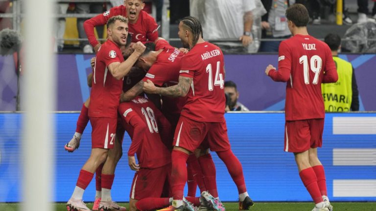 Taraftarlar EURO 2024'ün en güzel golü olarak Mert Müldür'ün volesini seçti