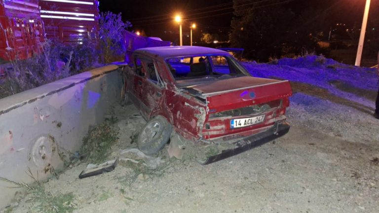 Bolu'da otomobil duvara çarptı: 1 ölü