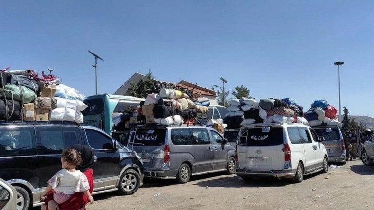 BM: İsrail saldırılarından kaçan yaklaşık 100 bin Lübnanlı mülteci Suriye'ye girdi