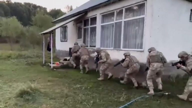 Terör örgütüne 'balyoz' darbesi: 55 tutuklu