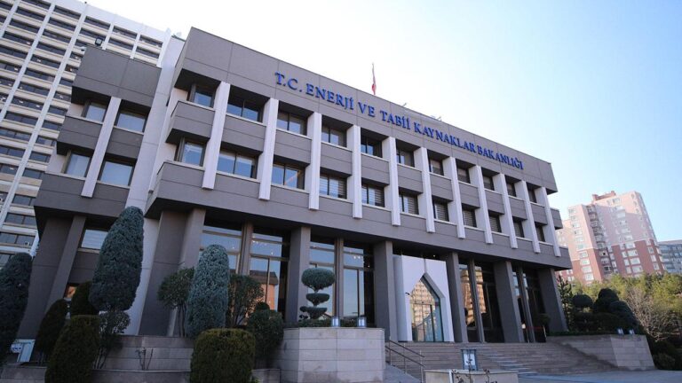“İsrail'e petrol sevk edildiği iddiaları asılsızdır”