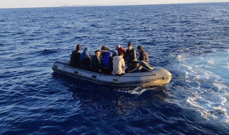 Kuşadas’ta İnsanlığın Draması: Denizde Düşen 3 Çocuk Boğulmuş Göçmenler – Son Dakika Türkiye Haberleri