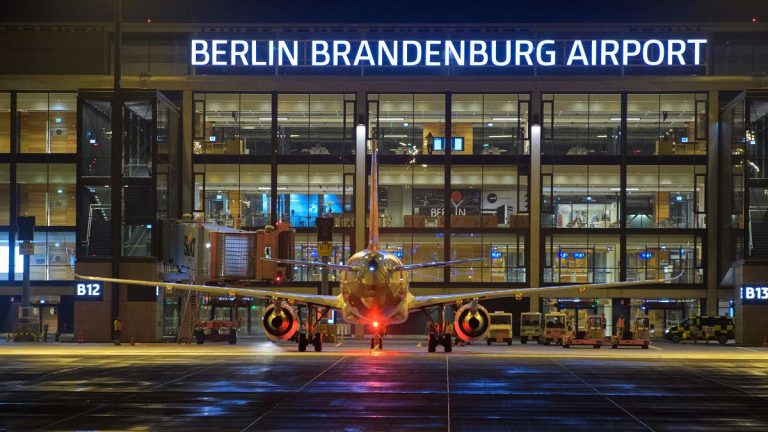 Avrupa’da havalimanlarına siber saldırı: Check-in işlemleri etkilendi, hava trafiği aksadı