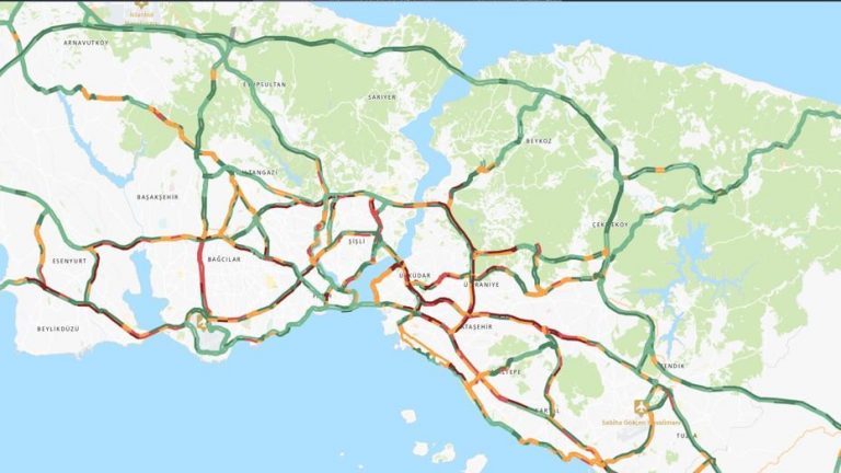 İstanbul’da trafik yavaş yavaş ilerliyor